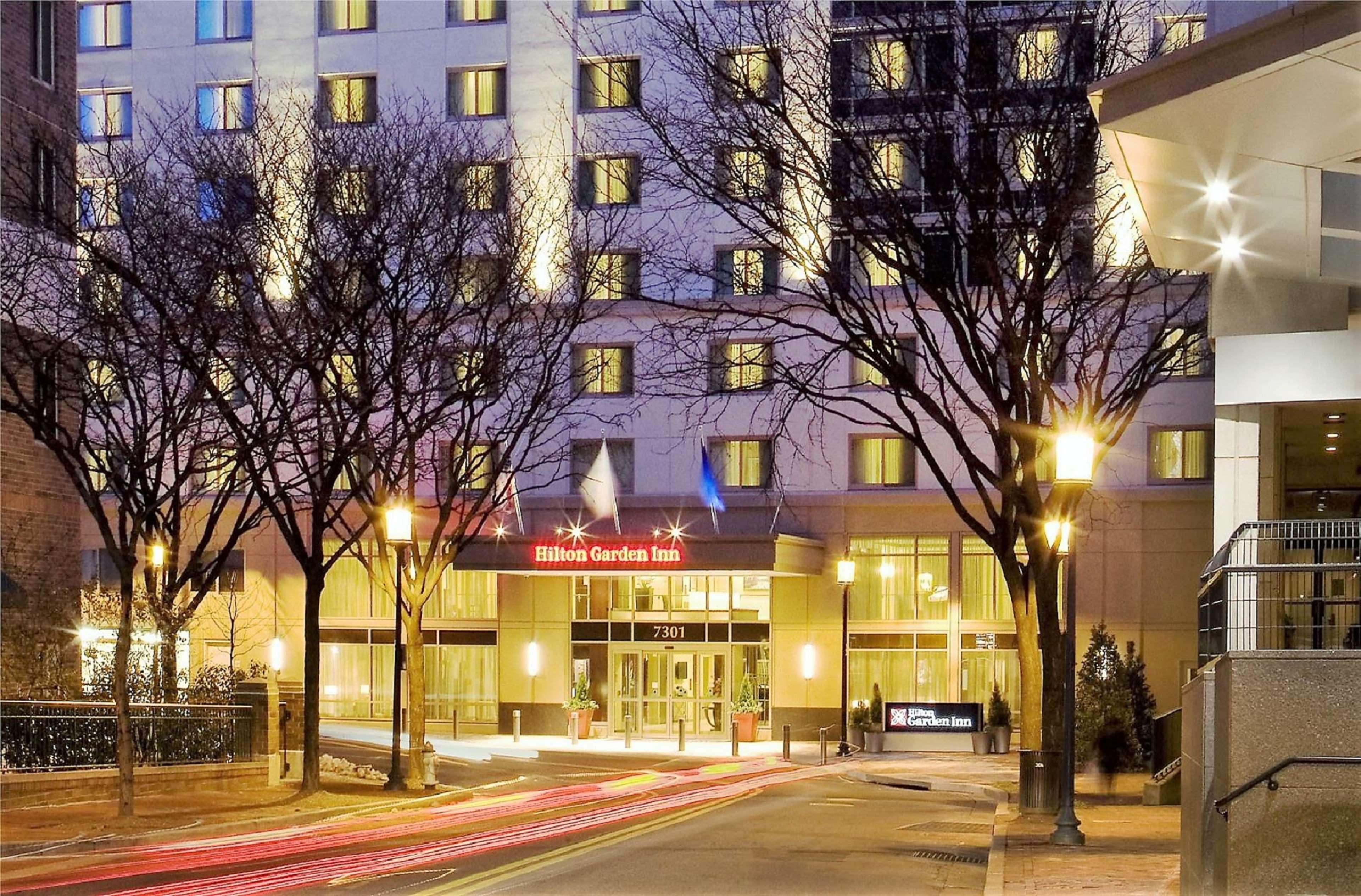 Hilton Garden Inn Bethesda Downtown Exterior photo